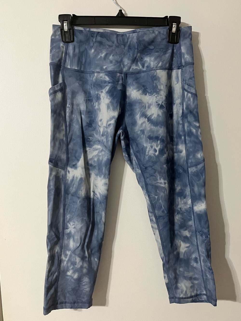 ☁️💙 Amazon Brand Tie Dye Capri Leggings with Pockets